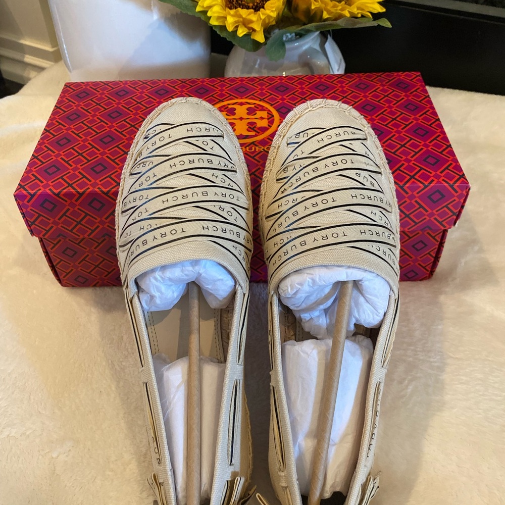 ✨NEW✨Tory Burch Ribbon Espadrille Flats - Picture 3 of 7